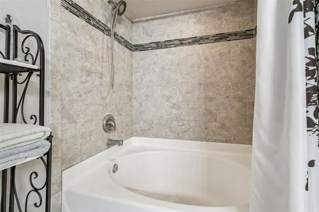 $299,000 | 1627 Hammocks Avenue, Lutz, FL 33549