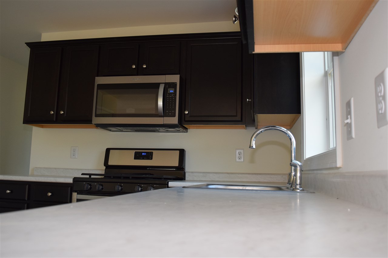 82 Miller's Farm Drive, Unit 97 Rochester, NH 03868 - Photo 3 of 9 Gallery Image 3