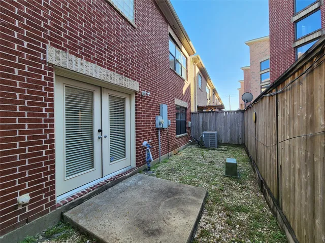 $2,195 | 9814 Cynthia Ann Court, Houston, TX 77025