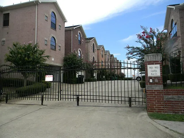 $2,195 | 9814 Cynthia Ann Court, Houston, TX 77025