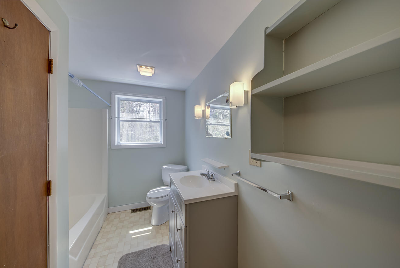 374 Bunker Hill Road Warren, ME 04864 - Photo 6 of 25 IMG_0120