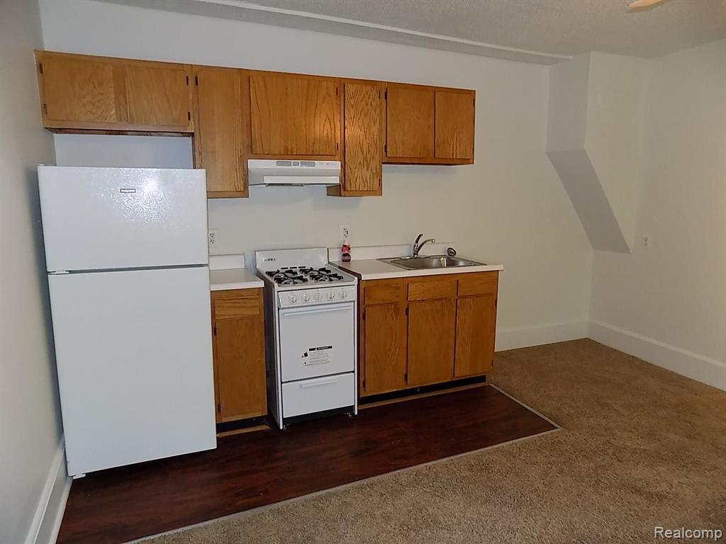 31625 West 9 Mile Road, Unit 4 Farmington, MI 48336 - Photo 4 of 16