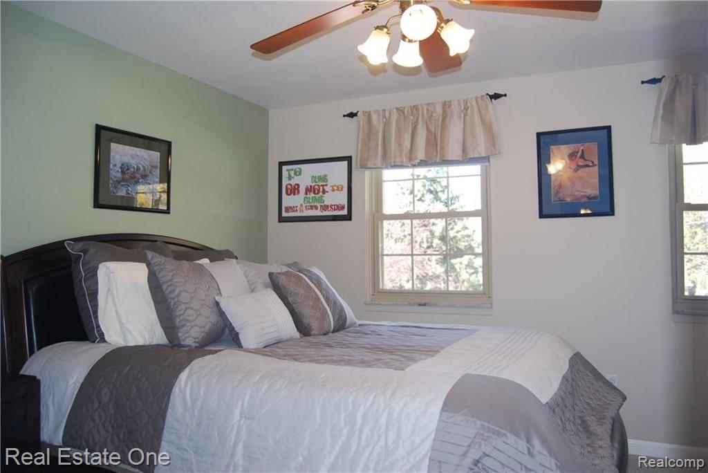 540 Rolling Green Circle Rochester Hills, MI 48309 - Photo 14 of 26