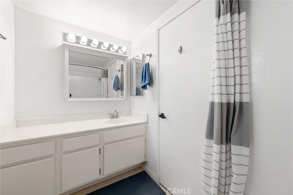 3501 East Ransom Street, Unit 304 Long Beach, CA 90804 - Photo 12 of 22 Main Bathroom