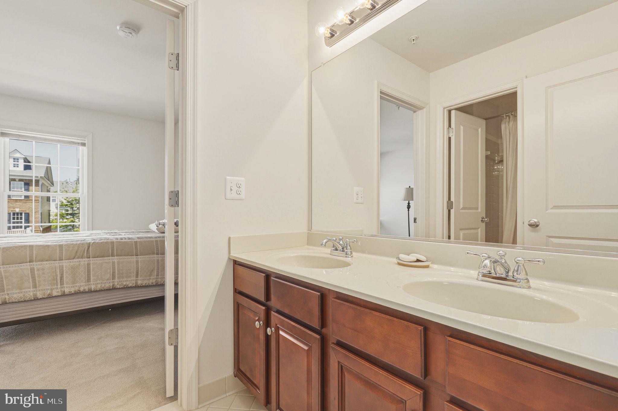 13621 Stargazer Lane Silver Spring, MD 20906 - Photo 29 of 66 Jack and Jill Bath