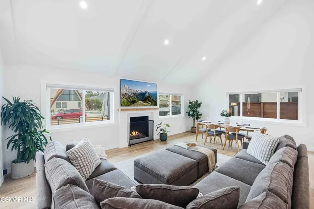 $1,599,000 | 5113 Whitecap Street, Oxnard, CA 93035