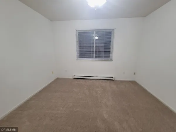 $1,050 | 530 Spring Street, Unit B1, Somerset, WI 54025