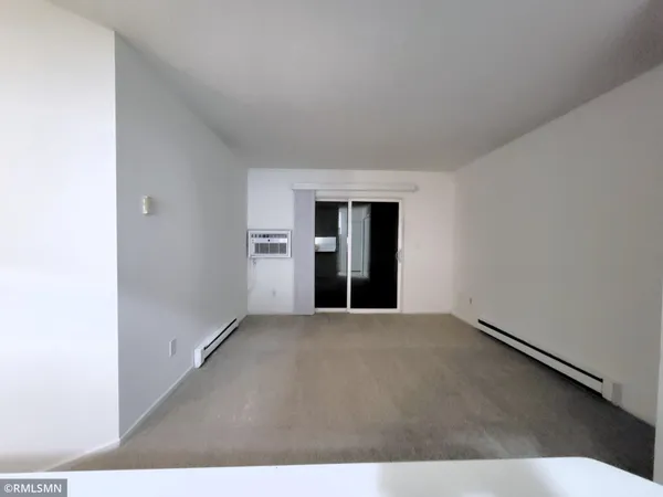 $1,050 | 530 Spring Street, Unit B1, Somerset, WI 54025