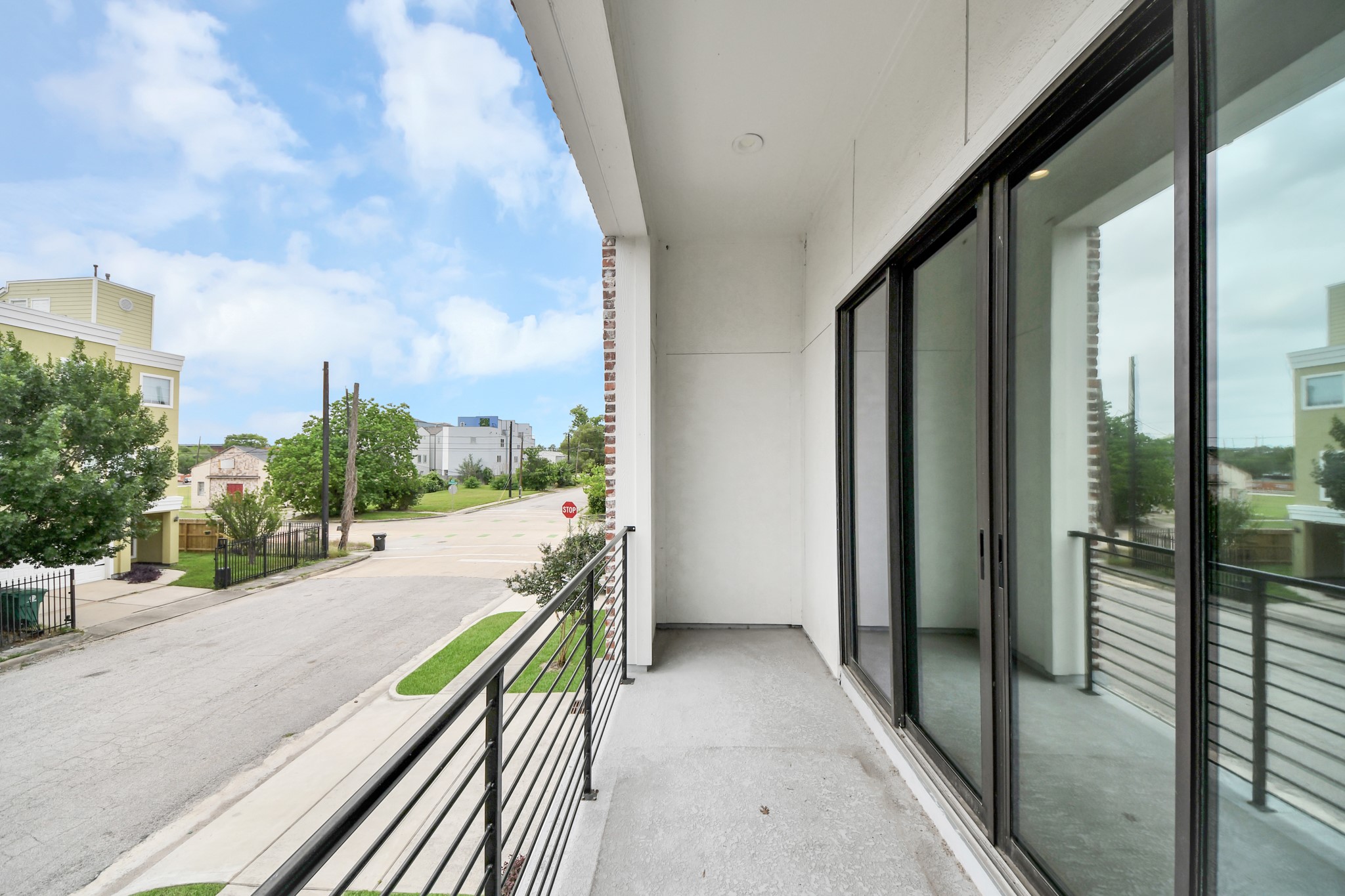 2114 Stuart Street Houston, TX 77004 - Photo 10 of 39