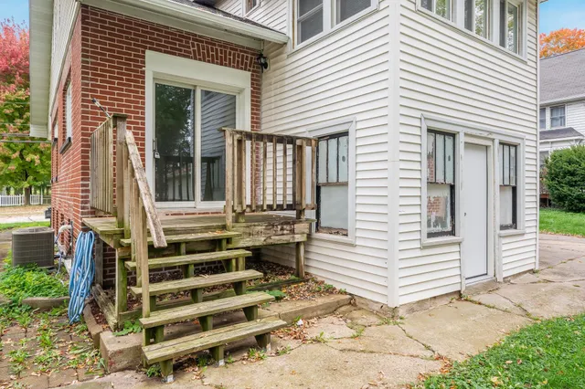 $209,000 | 88 North Clinton Avenue, Clintonville, WI 54929