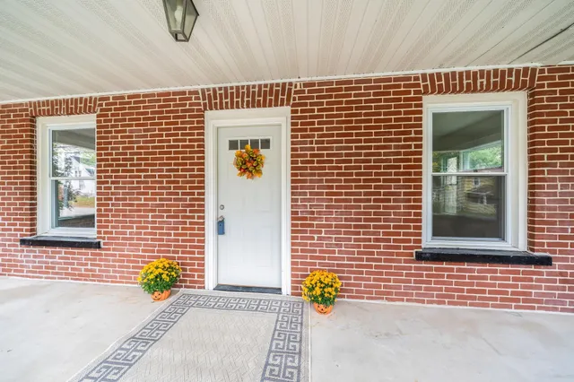 $209,000 | 88 North Clinton Avenue, Clintonville, WI 54929