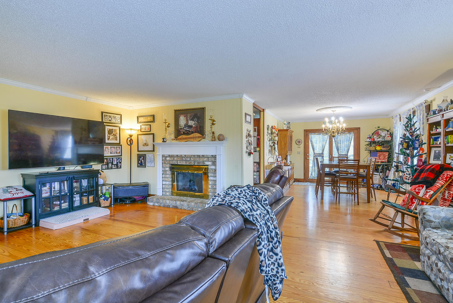 176 Harwood Road Gray, TN 37615 - Photo 11 of 47 176 Harwood living room 4