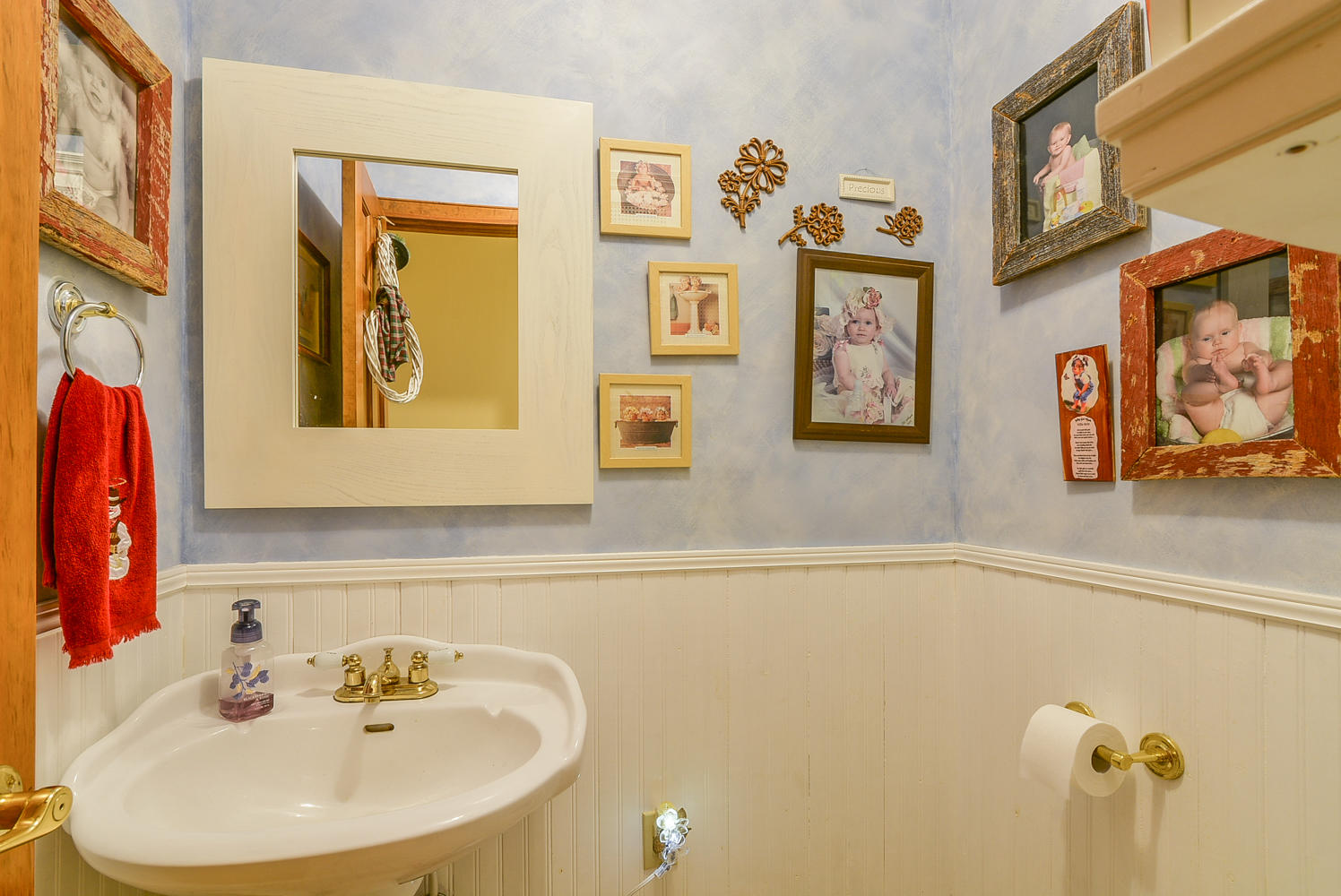176 Harwood Road Gray, TN 37615 - Photo 20 of 47 176 Harwood half bath
