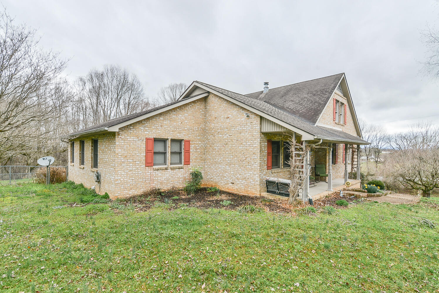 176 Harwood Road Gray, TN 37615 - Photo 3 of 47 176 Harwood front left