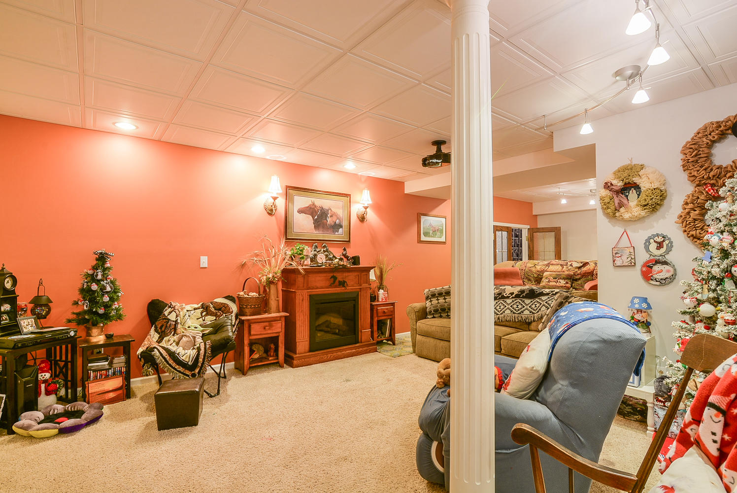 176 Harwood Road Gray, TN 37615 - Photo 33 of 47 176 Harwood family room 1