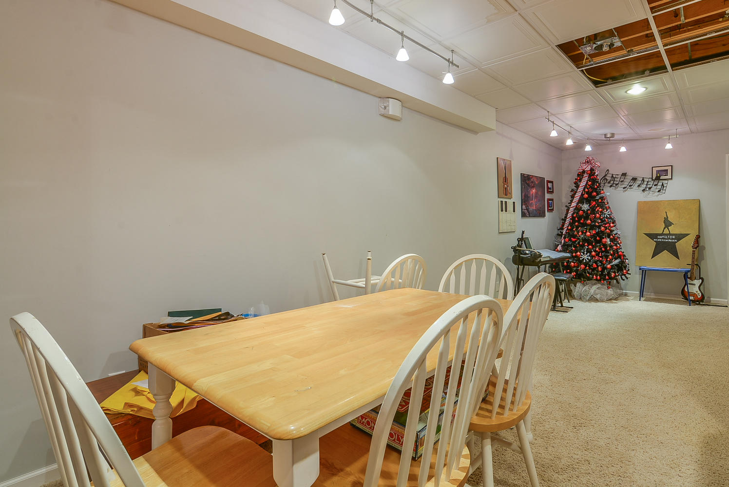 176 Harwood Road Gray, TN 37615 - Photo 35 of 47 176 Harwood family room 3