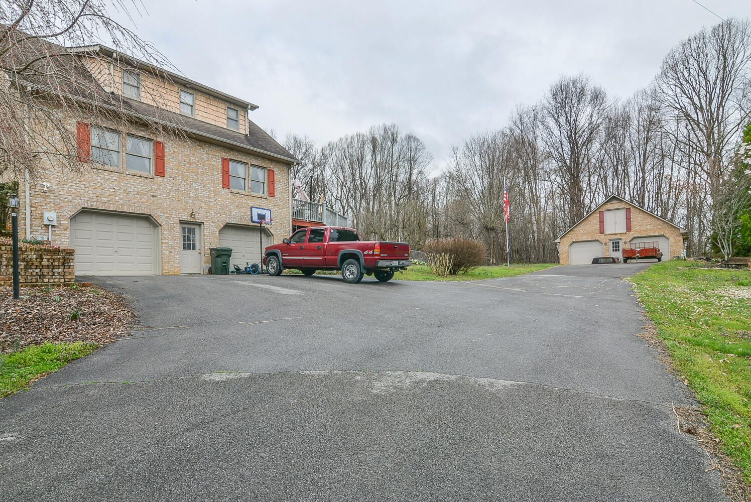 176 Harwood Road Gray, TN 37615 - Photo 44 of 47 176 Harwood parking