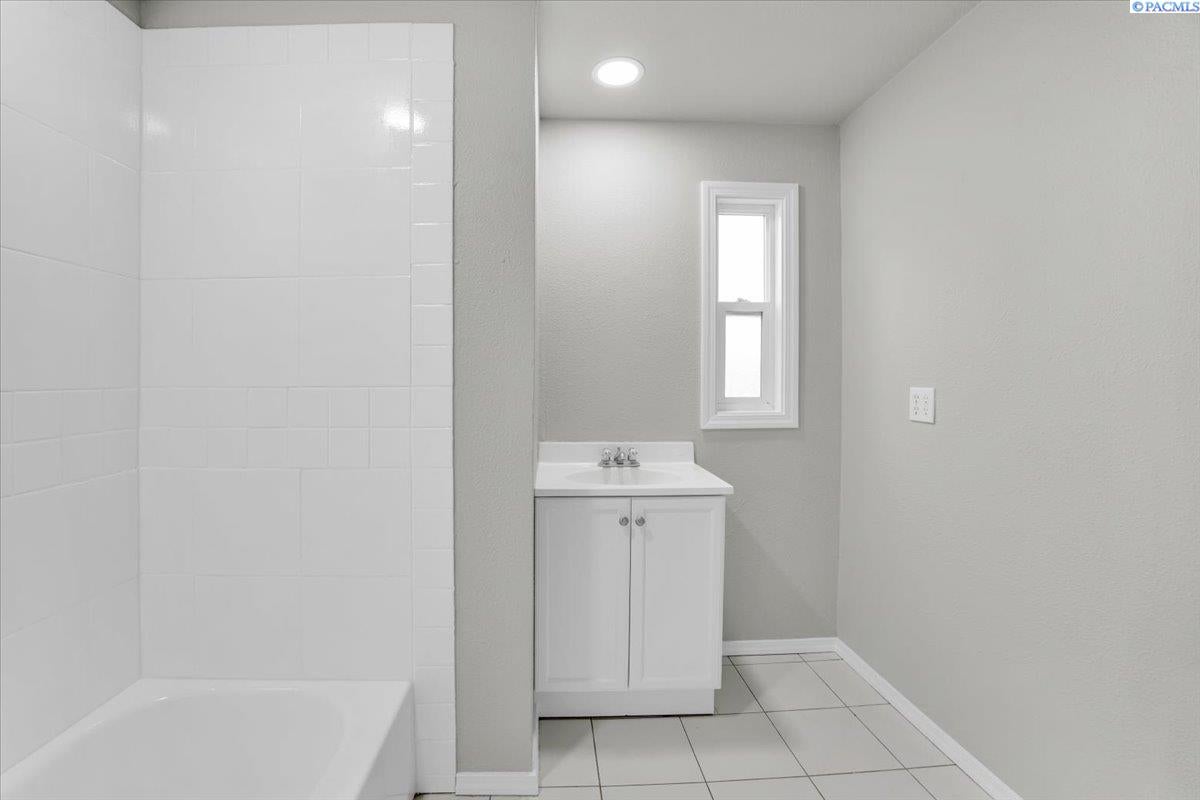 200802 East Game Farm Road, Unit 143 Kennewick, WA 99337 - Photo 15 of 20 Gallery Image 15