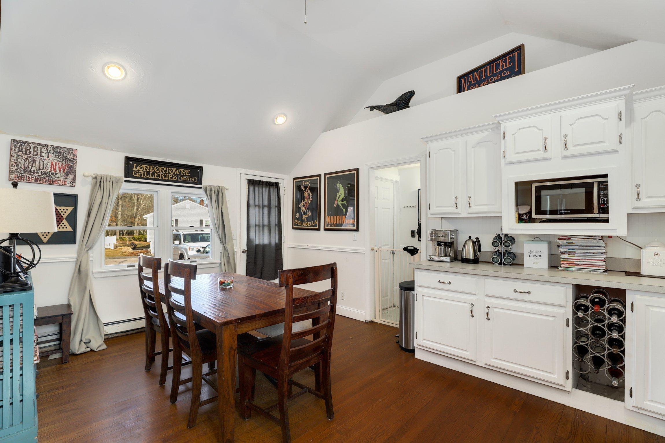 73 Lillian Road Hyannis, MA 02601 - Photo 11 of 28 10