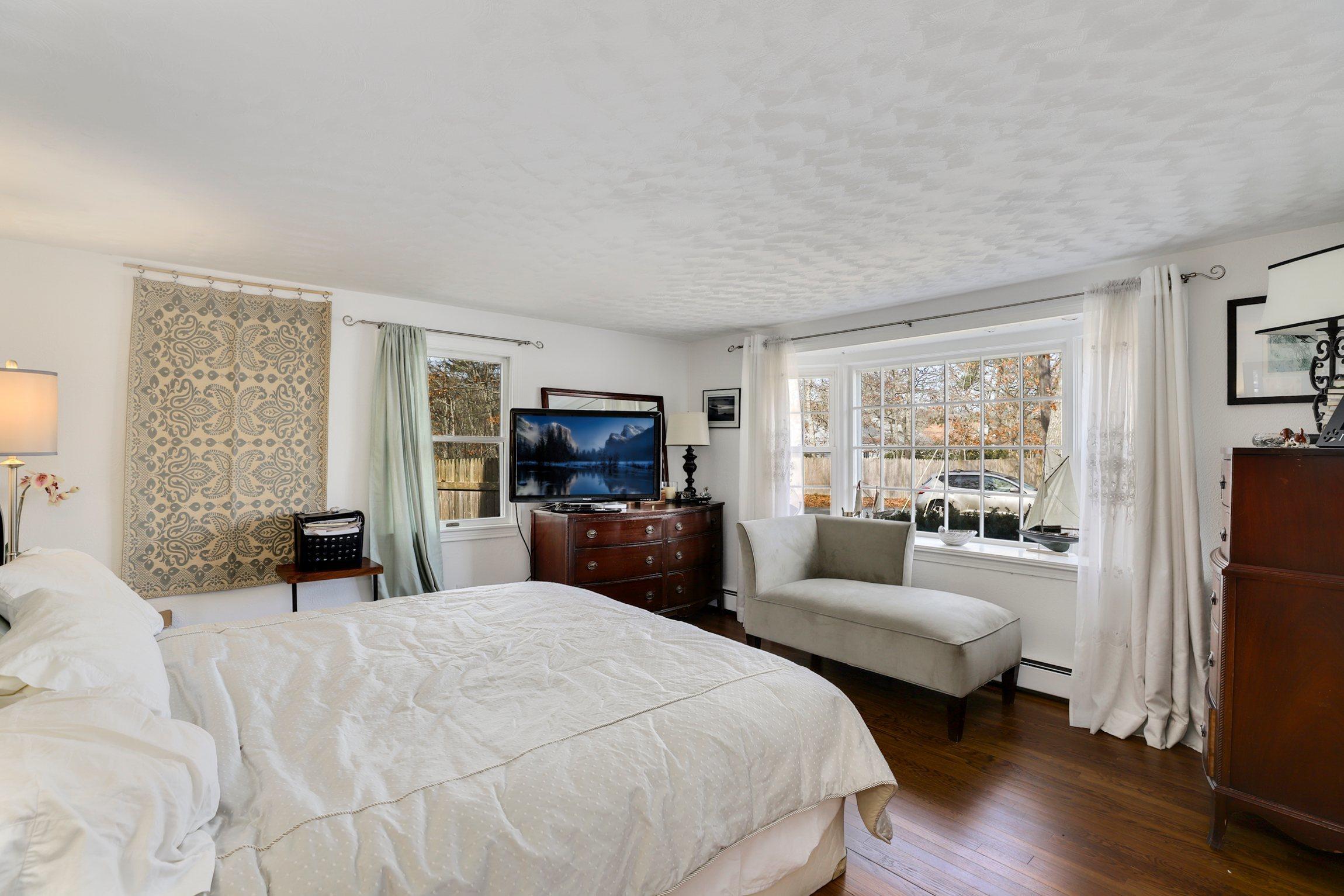 73 Lillian Road Hyannis, MA 02601 - Photo 15 of 28 05