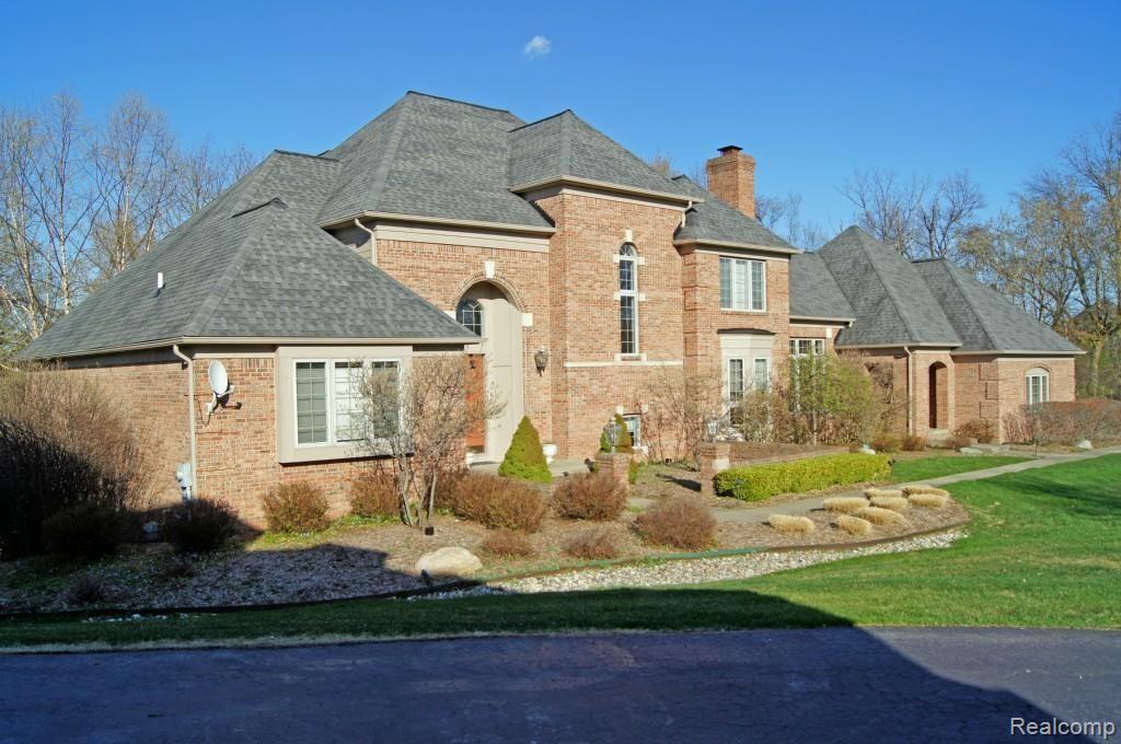 1812 Fox Run Rochester Hills, MI 48306 - Photo 3 of 48