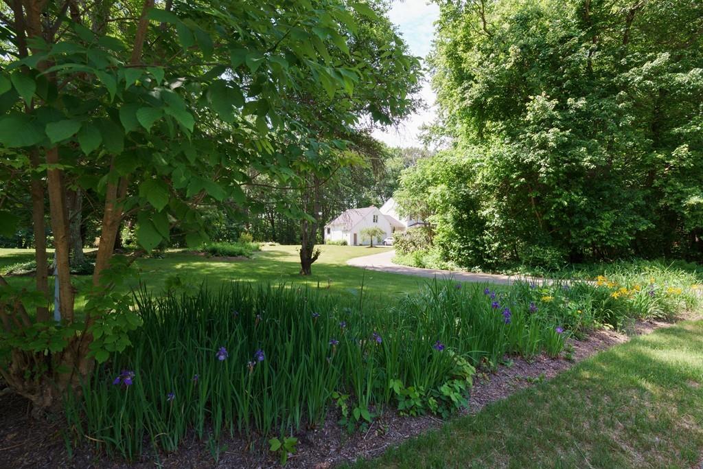 13 Deerfield Road Medway, MA 02053 - Photo 2 of 28