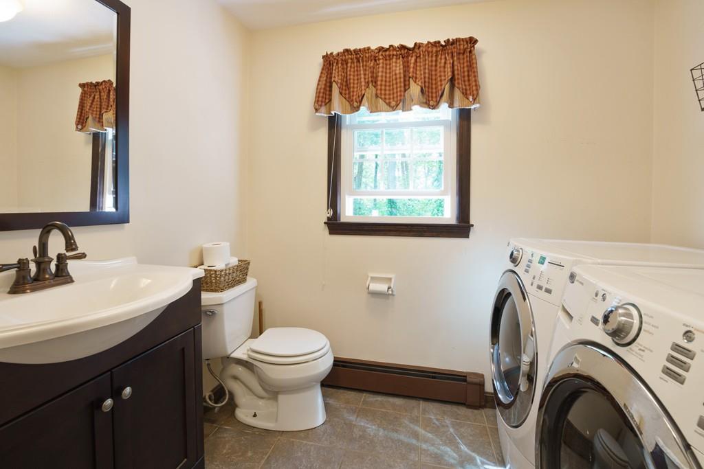 13 Deerfield Road Medway, MA 02053 - Photo 9 of 28