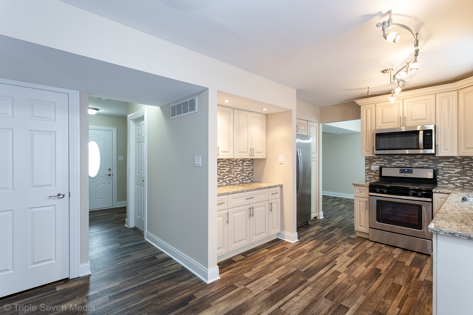233 Willow Road Matteson, IL 60443 - Photo 8 of 32