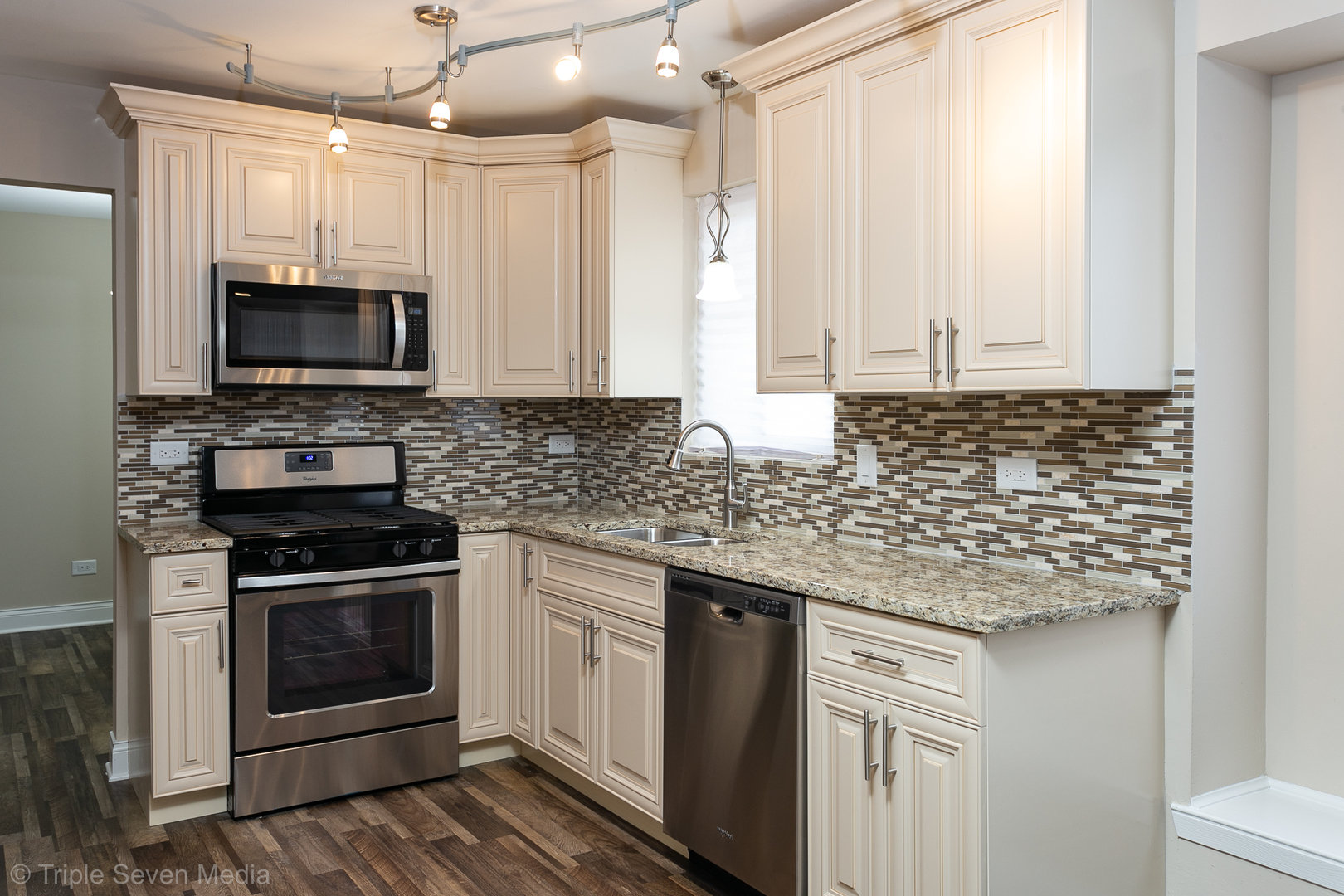 233 Willow Road Matteson, IL 60443 - Photo 9 of 32
