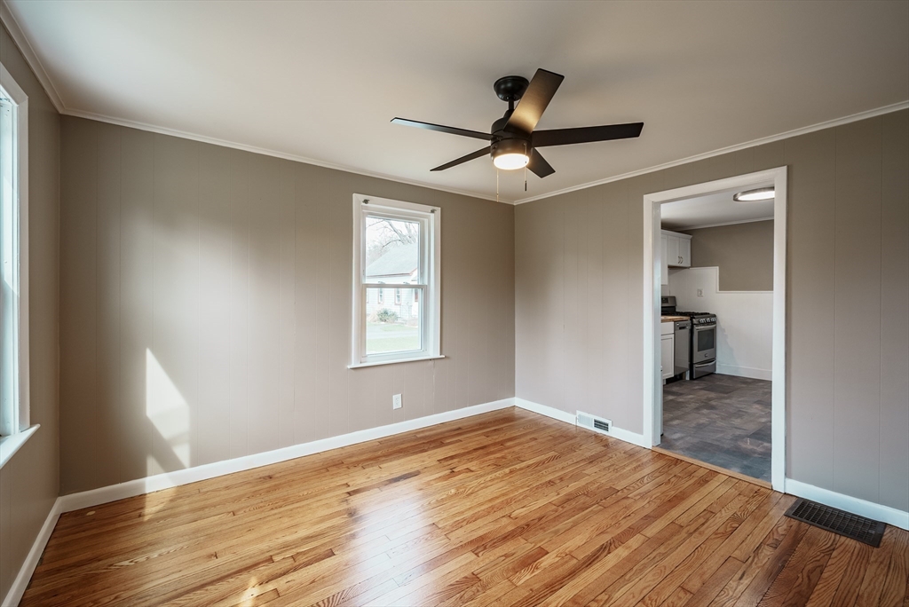 194 Holyoke Road Westfield, MA 01085 - Photo 11 of 34 Gallery Image 11