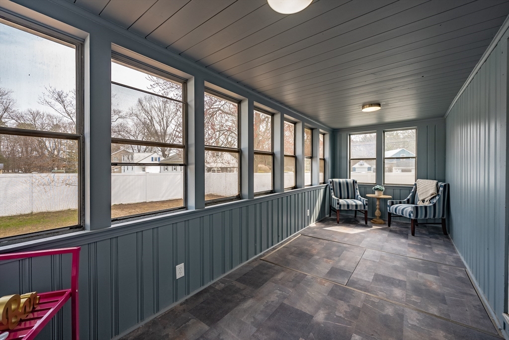 194 Holyoke Road Westfield, MA 01085 - Photo 3 of 34 Gallery Image 3