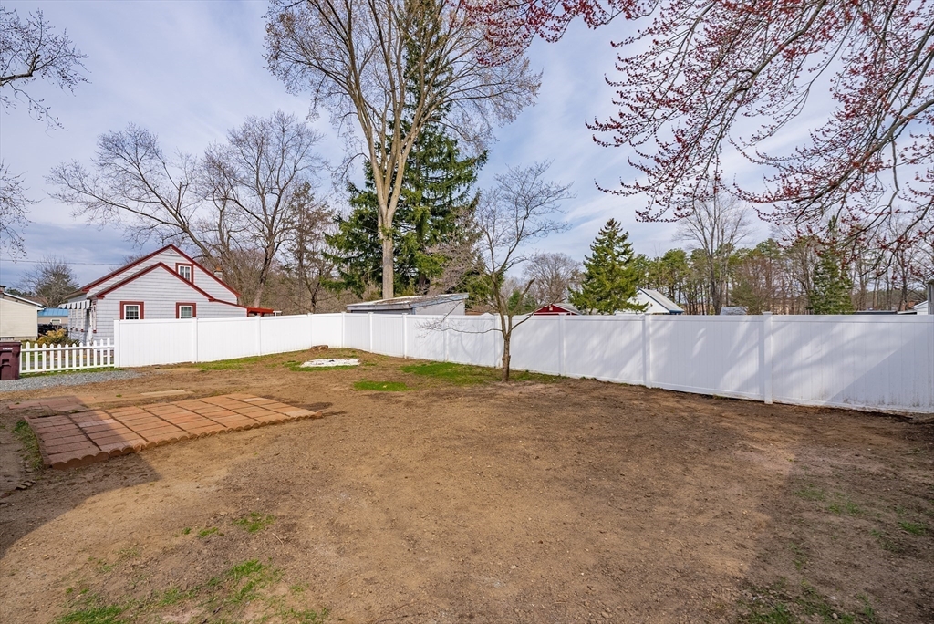 194 Holyoke Road Westfield, MA 01085 - Photo 32 of 34 Gallery Image 32