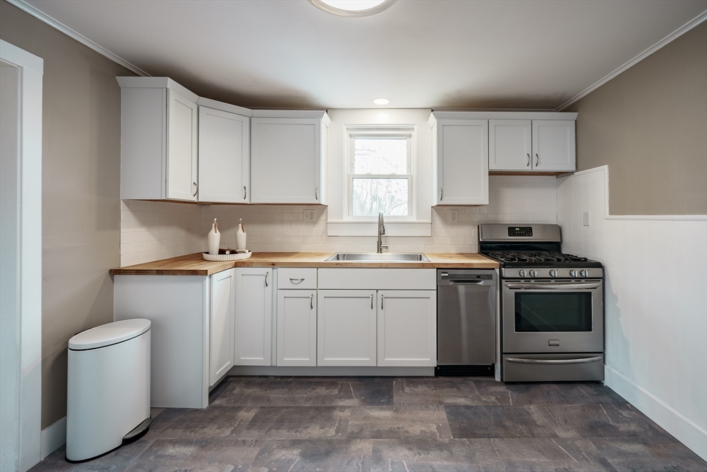 194 Holyoke Road Westfield, MA 01085 - Photo 6 of 34 Gallery Image 6
