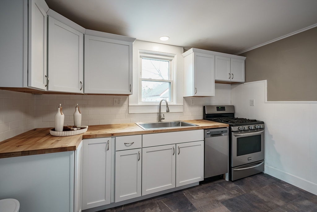 194 Holyoke Road Westfield, MA 01085 - Photo 7 of 34 Gallery Image 7