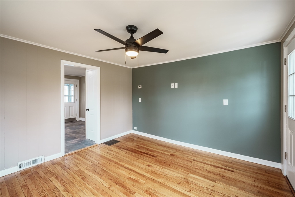 194 Holyoke Road Westfield, MA 01085 - Photo 10 of 34 Gallery Image 10