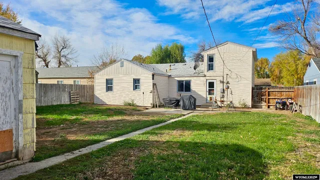 $185,000 | 817 South 11th Street, Worland, WY 82401