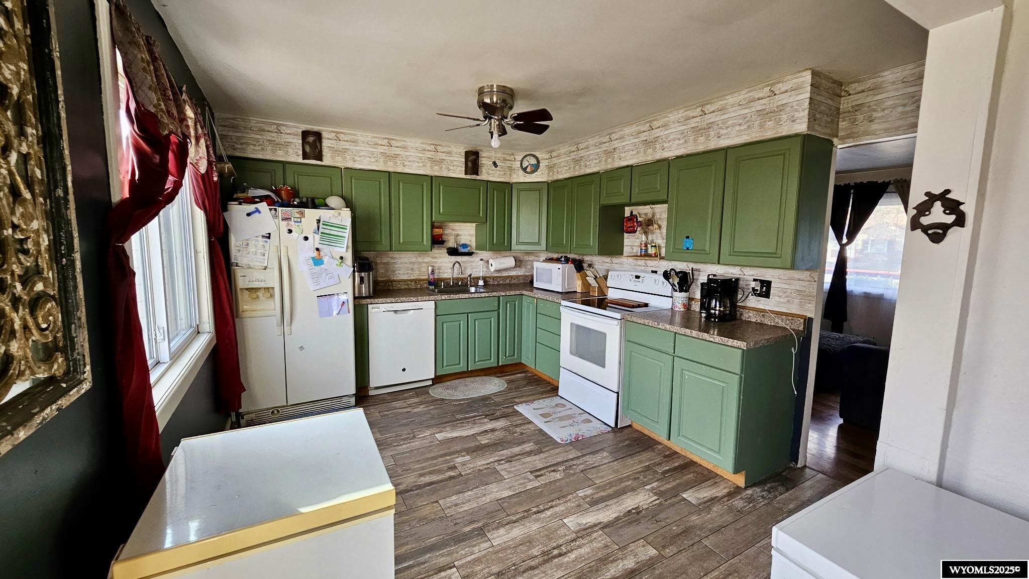 817 South 11th Street Worland, WY 82401 - Photo 7 of 27