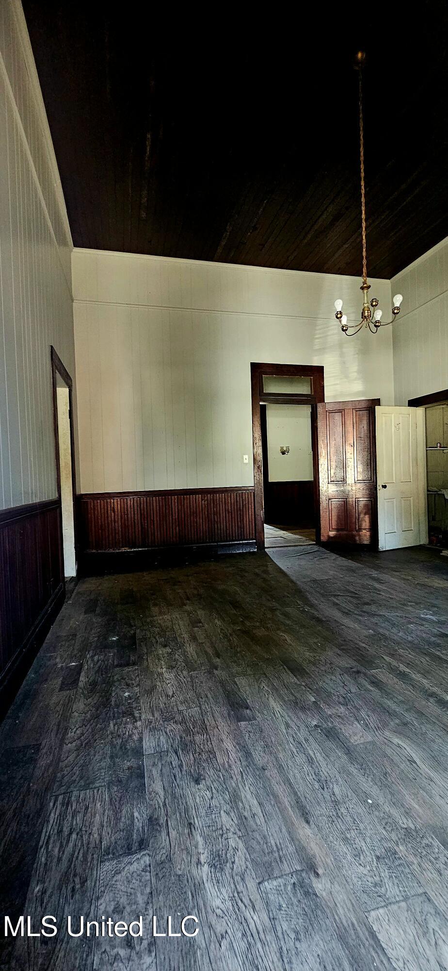 710 Church Street Columbia, MS 39429 - Photo 18 of 24 20250911_144941