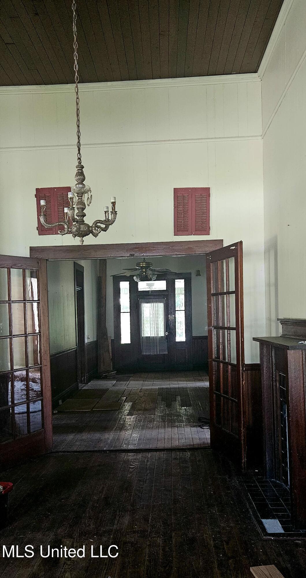 710 Church Street Columbia, MS 39429 - Photo 19 of 24 20250911_144709