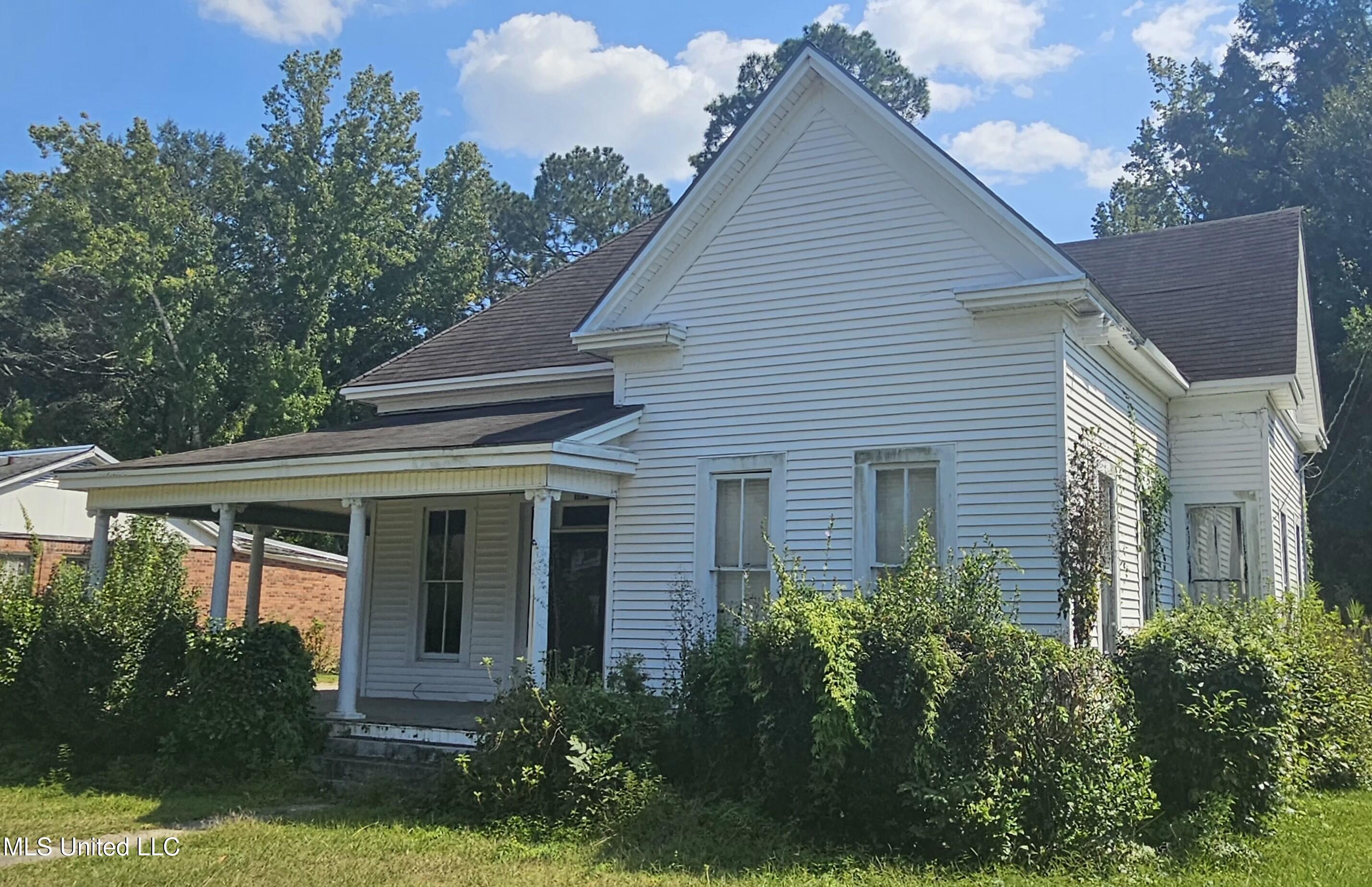 710 Church Street Columbia, MS 39429 - Photo 4 of 24 20250911_144254