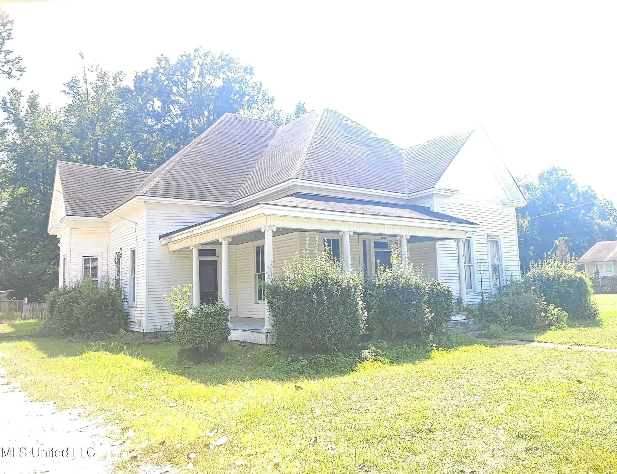 710 Church Street Columbia, MS 39429 - Photo 5 of 24 20250911_144134
