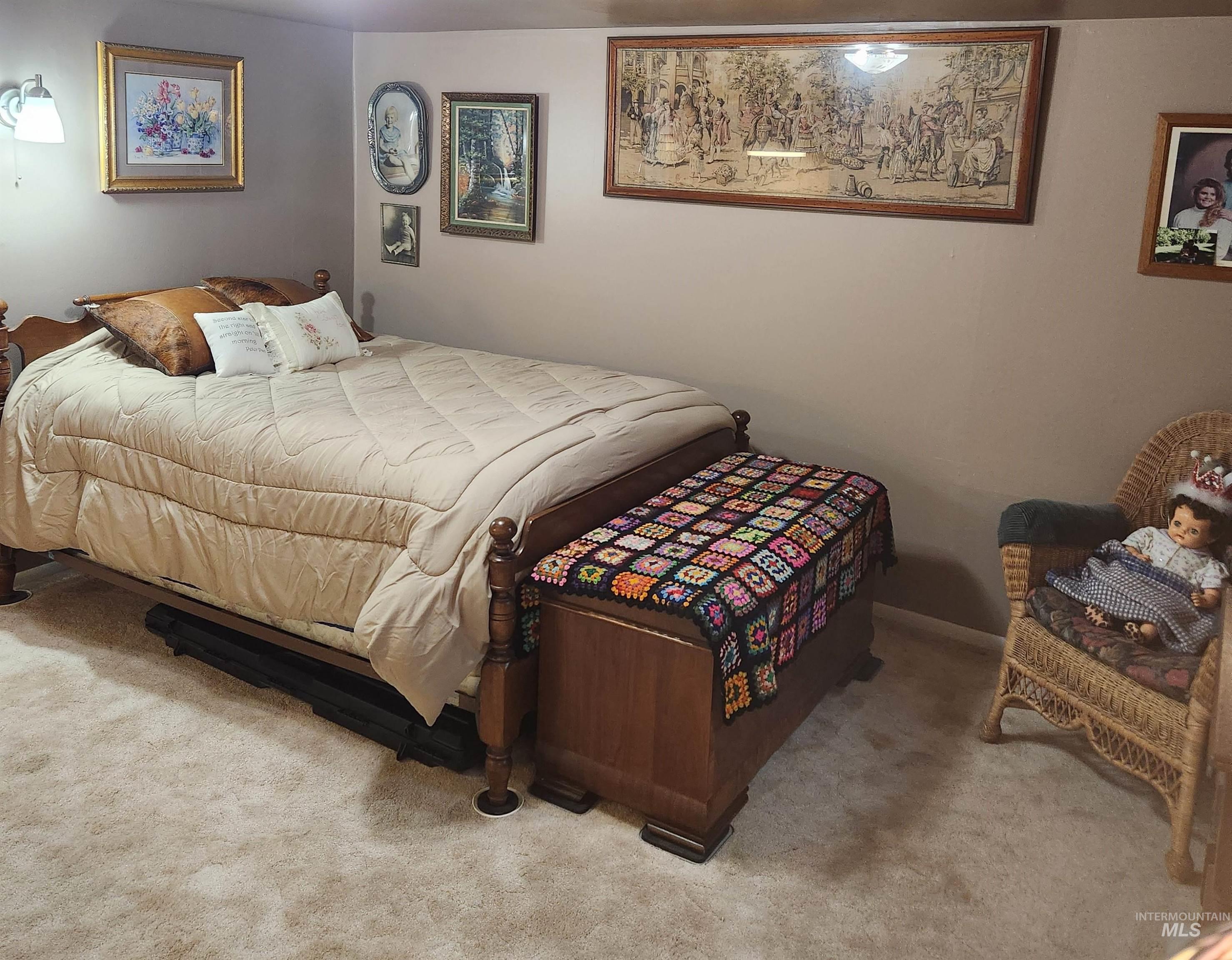 1105 Nevada Street Gooding, ID 83330 - Photo 18 of 26 Carpeted bedroom with baseboards