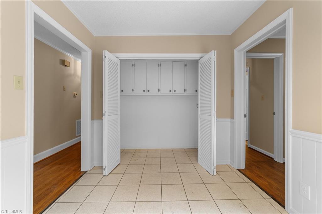 2005 Independence Road Greensboro, NC 27408 - Photo 17 of 40 Gallery Image 17
