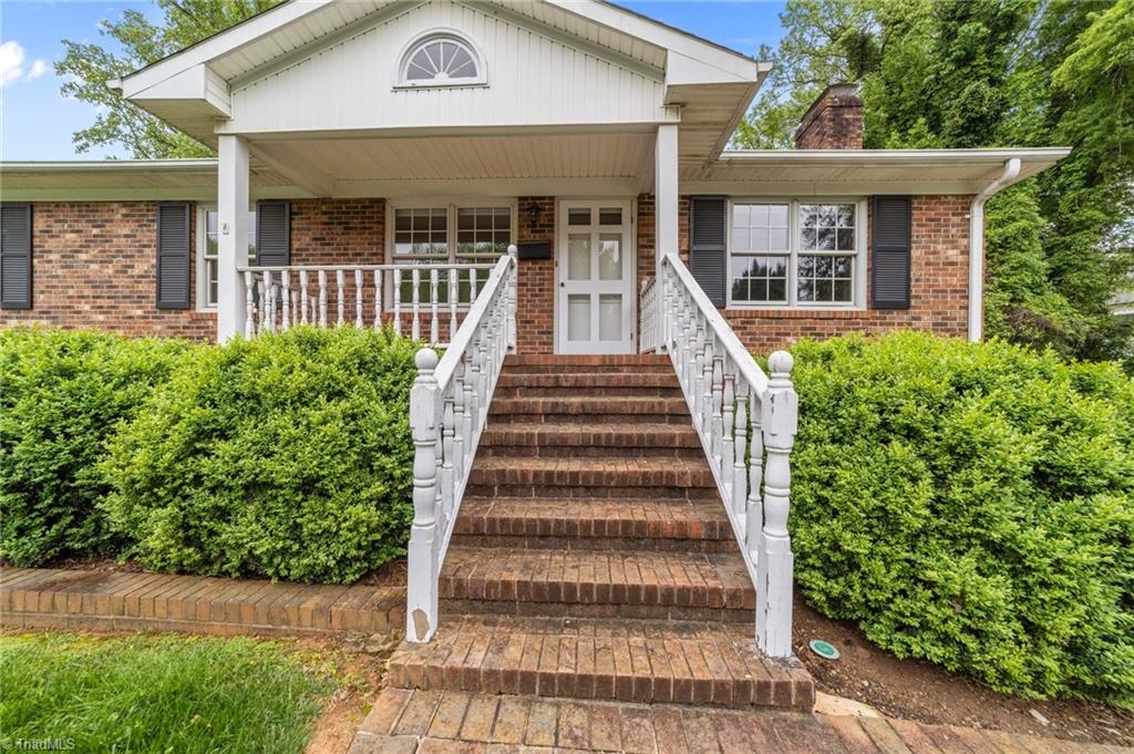 2005 Independence Road Greensboro, NC 27408 - Photo 3 of 40 Gallery Image 3