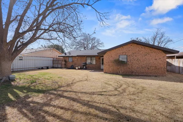 $159,900 | 403 Poplar Street, Levelland, TX 79336