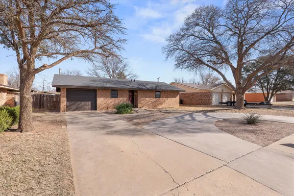 $159,900 | 403 Poplar Street, Levelland, TX 79336