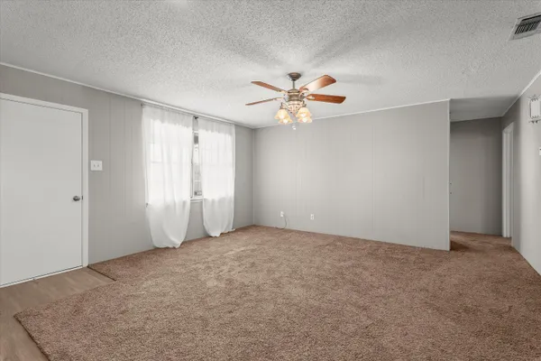$159,900 | 403 Poplar Street, Levelland, TX 79336