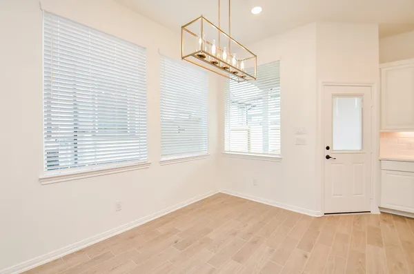 $1,975 | 130 East Coralburst Loop, Montgomery, TX 77316