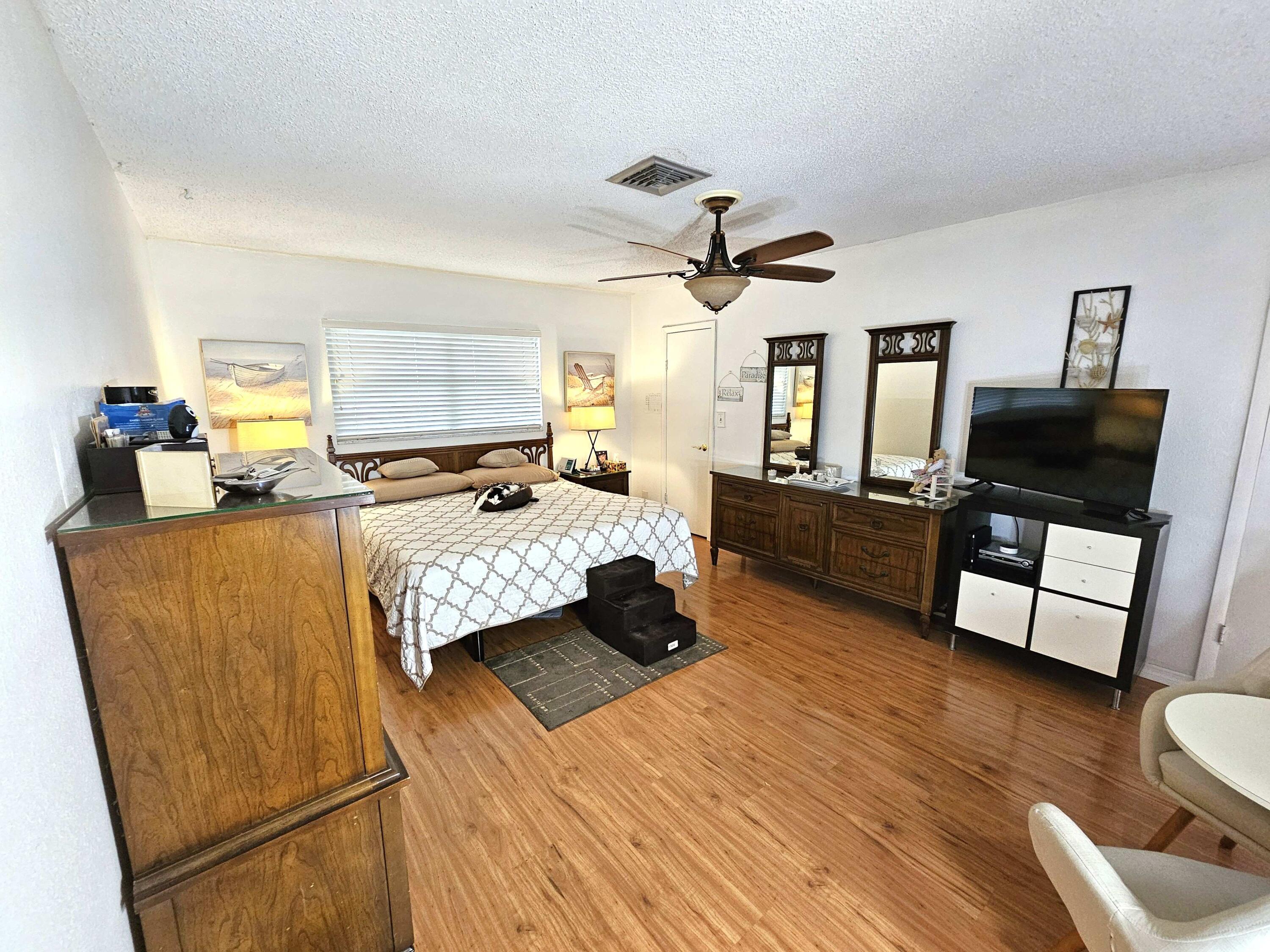 11500 Southwest 3rd Street Plantation, FL 33325 - Photo 13 of 17 HUGO MAST.BEDRM JOANNA