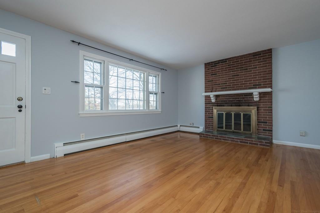 16 Nonquit Street Worcester, MA 01604 - Photo 3 of 20 Gallery Image 3